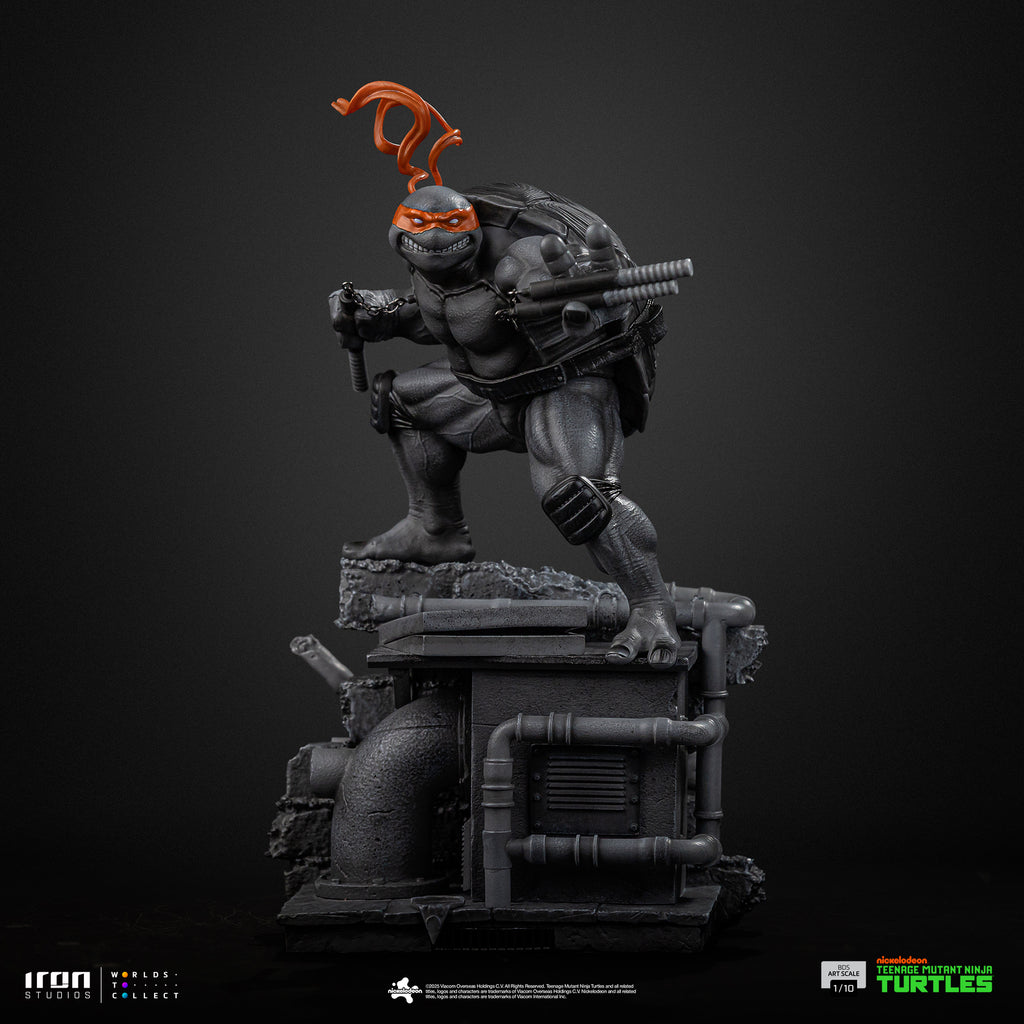 Pre-Order - Statue Michelangelo (Black and White Variant) - Teenage Mutant Ninja Turtles - BDS Art Scale 1/10 - Iron Studios