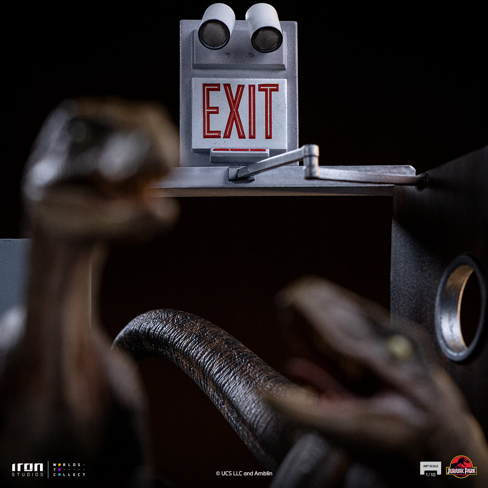 Pre-Order - Statue Raptors at the Kitchen's Door - Jurassic Park - Art Scale 1/10 - Iron Studios