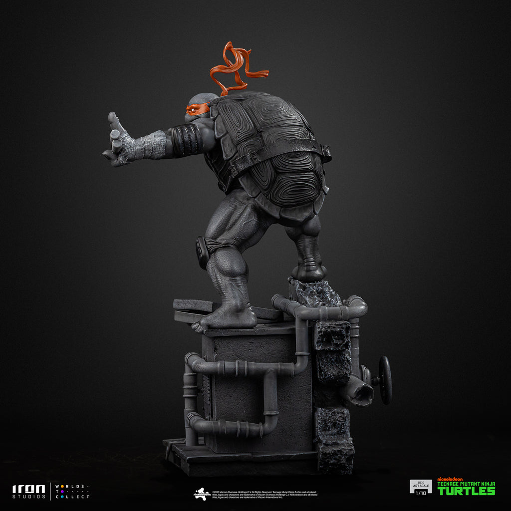 Pre-Order - Statue Michelangelo (Black and White Variant) - Teenage Mutant Ninja Turtles - BDS Art Scale 1/10 - Iron Studios