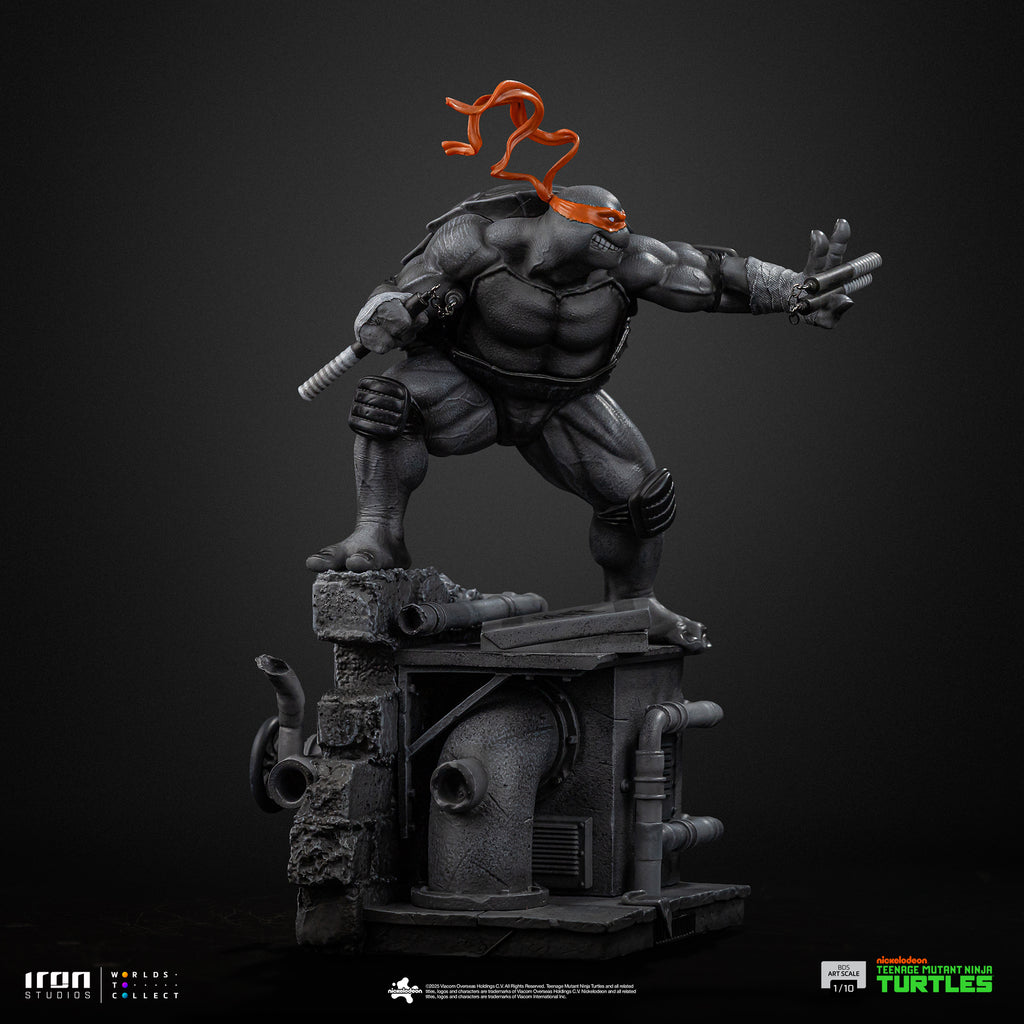 Pre-Order - Statue Michelangelo (Black and White Variant) - Teenage Mutant Ninja Turtles - BDS Art Scale 1/10 - Iron Studios