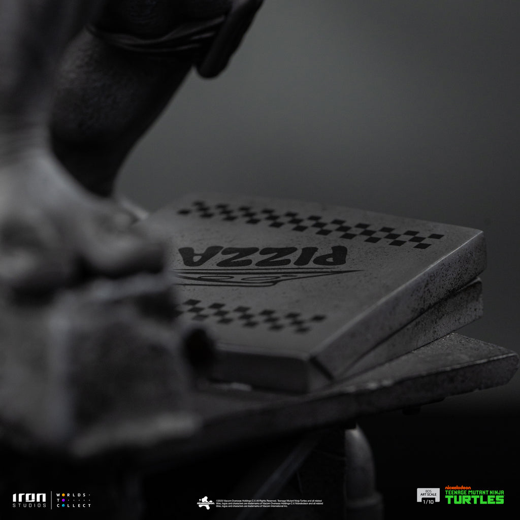 Pre-Order - Statue Michelangelo (Black and White Variant) - Teenage Mutant Ninja Turtles - BDS Art Scale 1/10 - Iron Studios