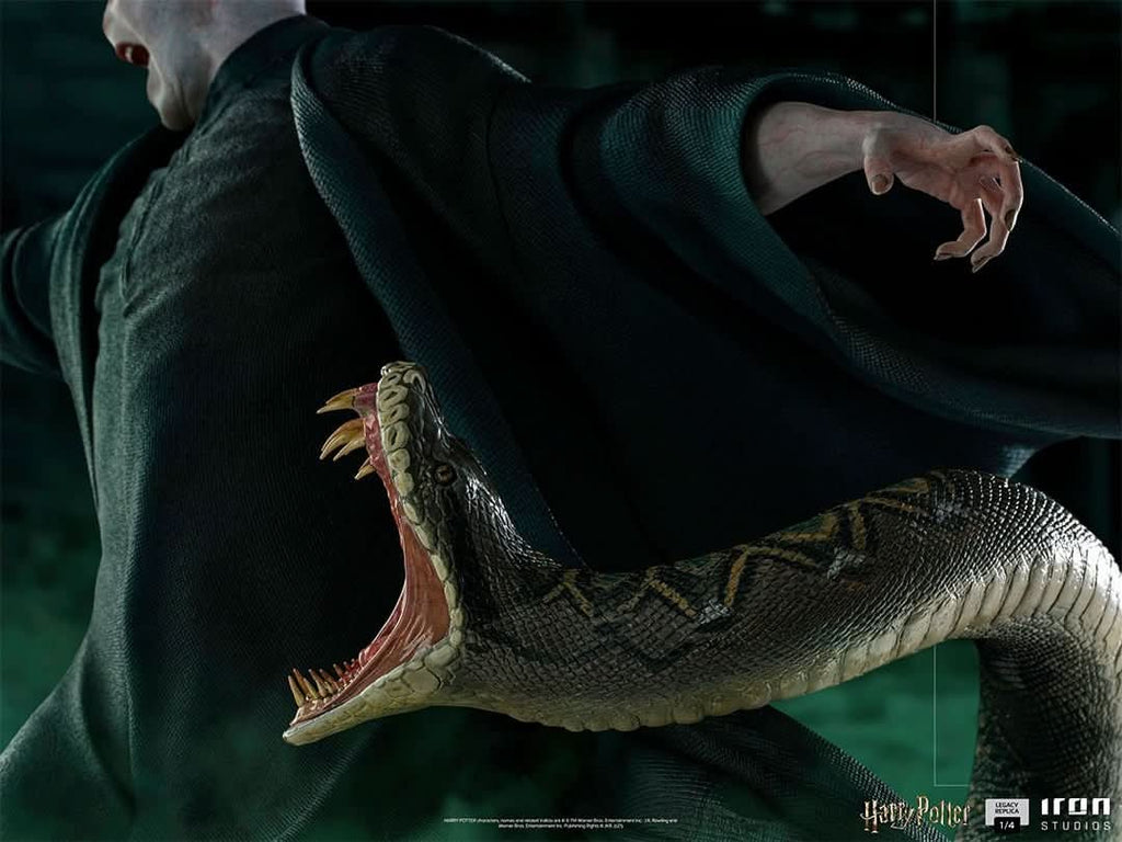 Voldemort and Nagini - Harry Potter - Legacy Replica 1/4 - Iron Studios